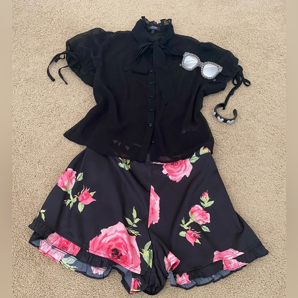 Floral Satin Ruffle Short - Picture 6 of 10